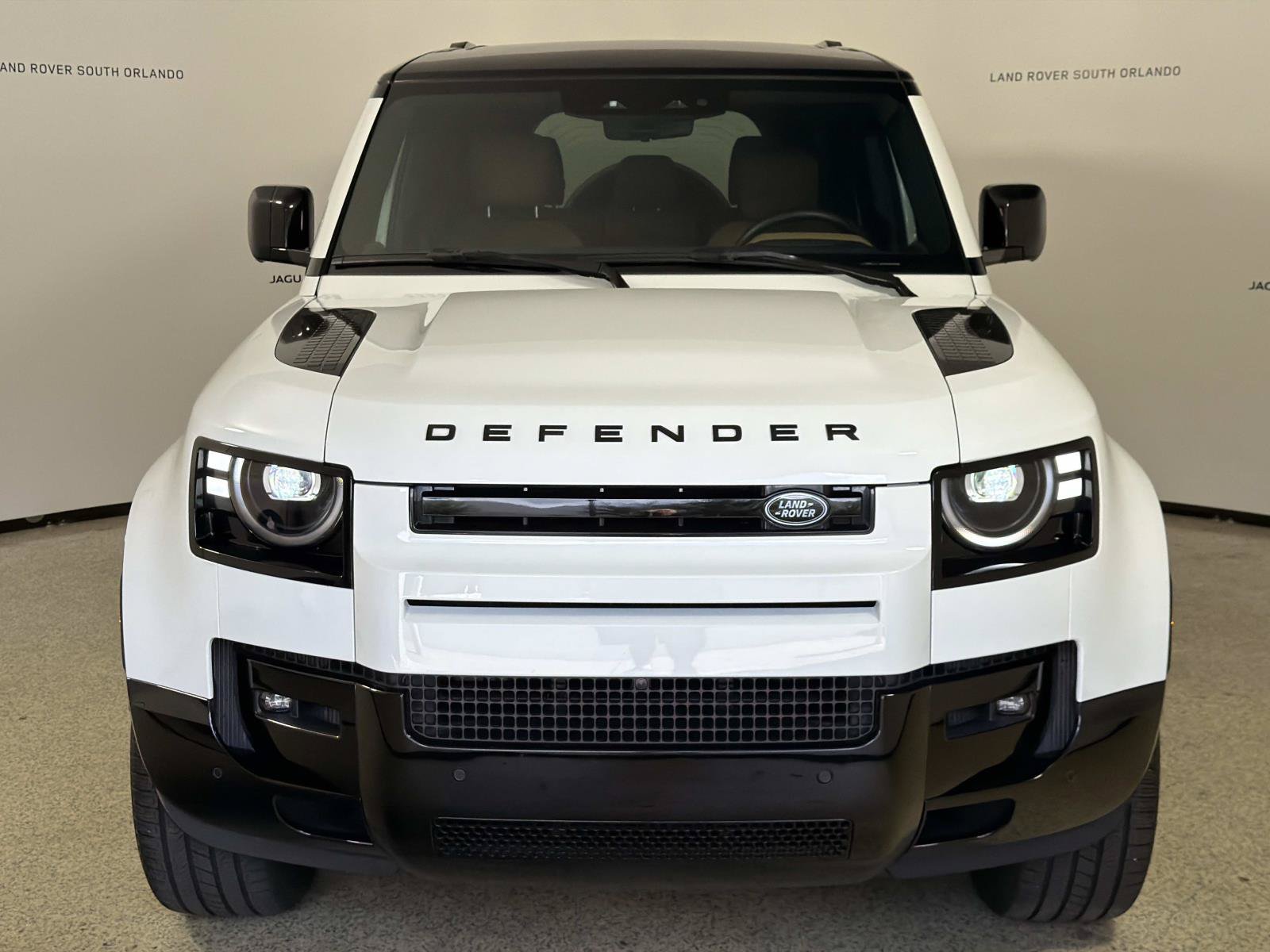 Used 2026 Land Rover Defender 110 X-Dynamic SE AWD/4WD image 8
