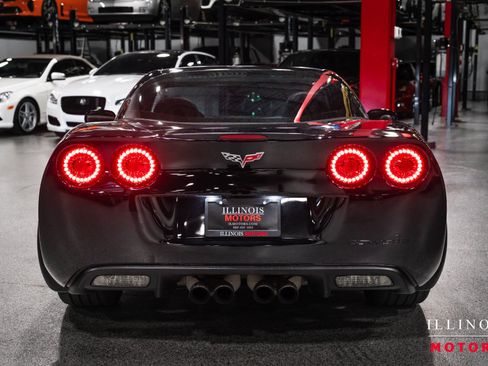 Used 2007 Chevrolet Corvette Coupe w/ Preferred Equipment Group RWD image 4