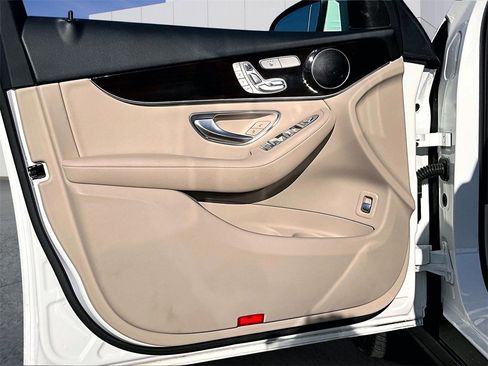 Used 2022 Mercedes-Benz GLC 300 image 19