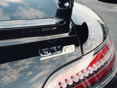 Used 2020 Mercedes-Benz AMG GT R image 32
