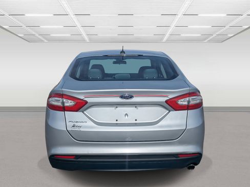 Used 2014 Ford Fusion S image 4