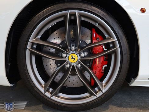 Used 2019 Ferrari 488 Spider image 42