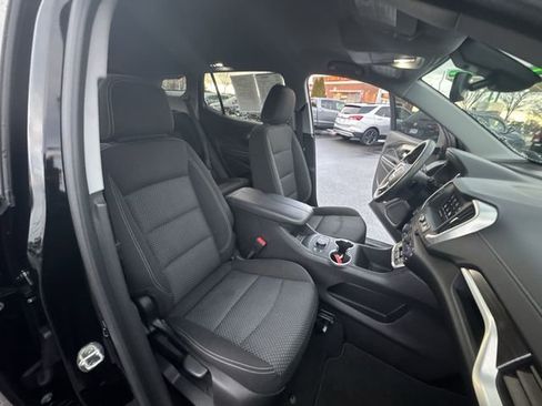 Used 2023 GMC Terrain SLE w/ Driver Convenience Package image 23