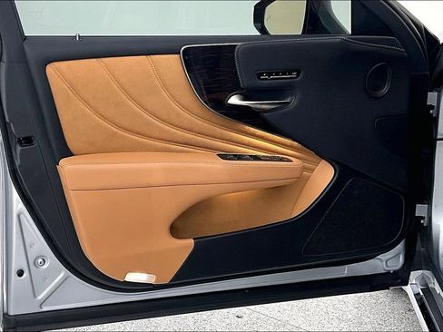 Used 2022 Lexus LS 500 500 Base w/ Interior Upgrade Package image 22