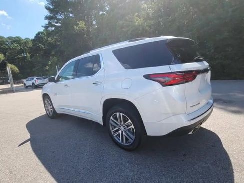 Certified 2023 Chevrolet Traverse High Country image 3