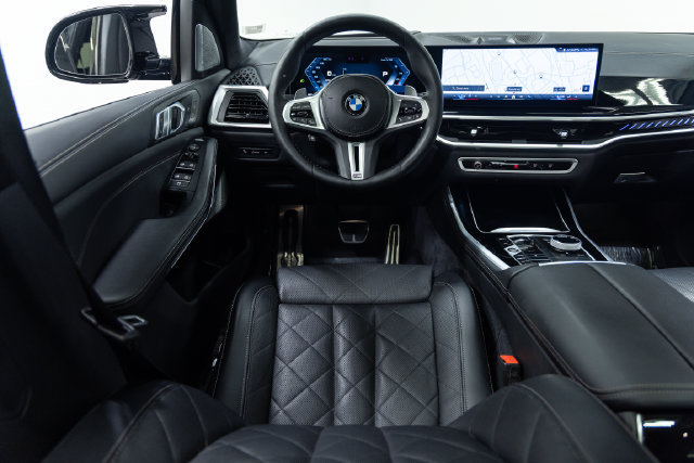 Used 2024 BMW X5 M60i AWD/4WD image 3