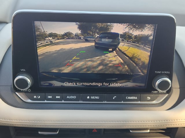 Used 2025 Nissan Rogue SV AWD/4WD image 17