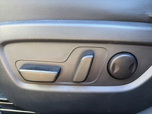 Used 2024 MAZDA CX-50 AWD 2.5 S w/ Premium Package image 9