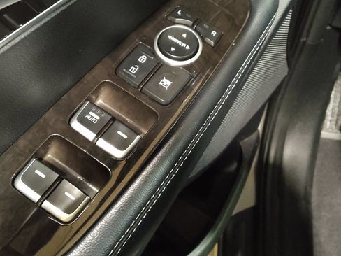 Used 2017 Kia Sorento L image 27