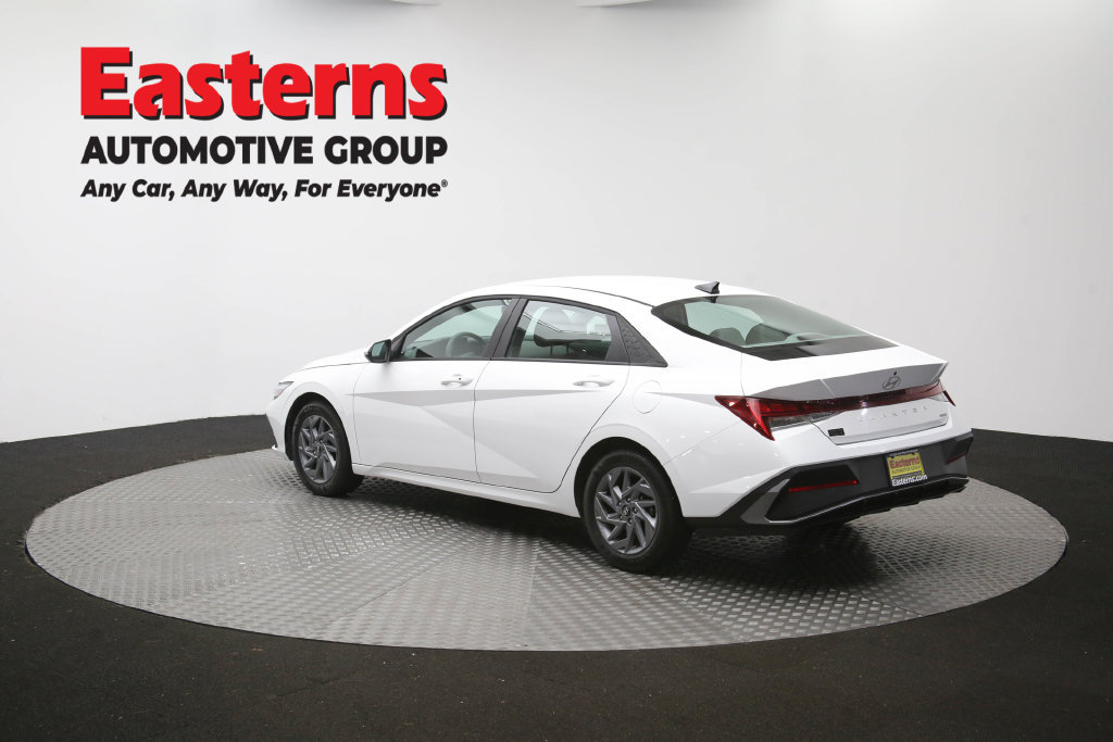 Used 2026 Hyundai Elantra Hybrid FWD image 65