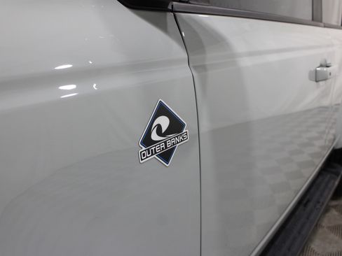 Used 2024 Ford Bronco Outer Banks AWD/4WD image 30