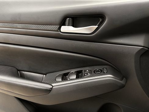 Used 2024 Nissan Altima 2.5 SV image 27