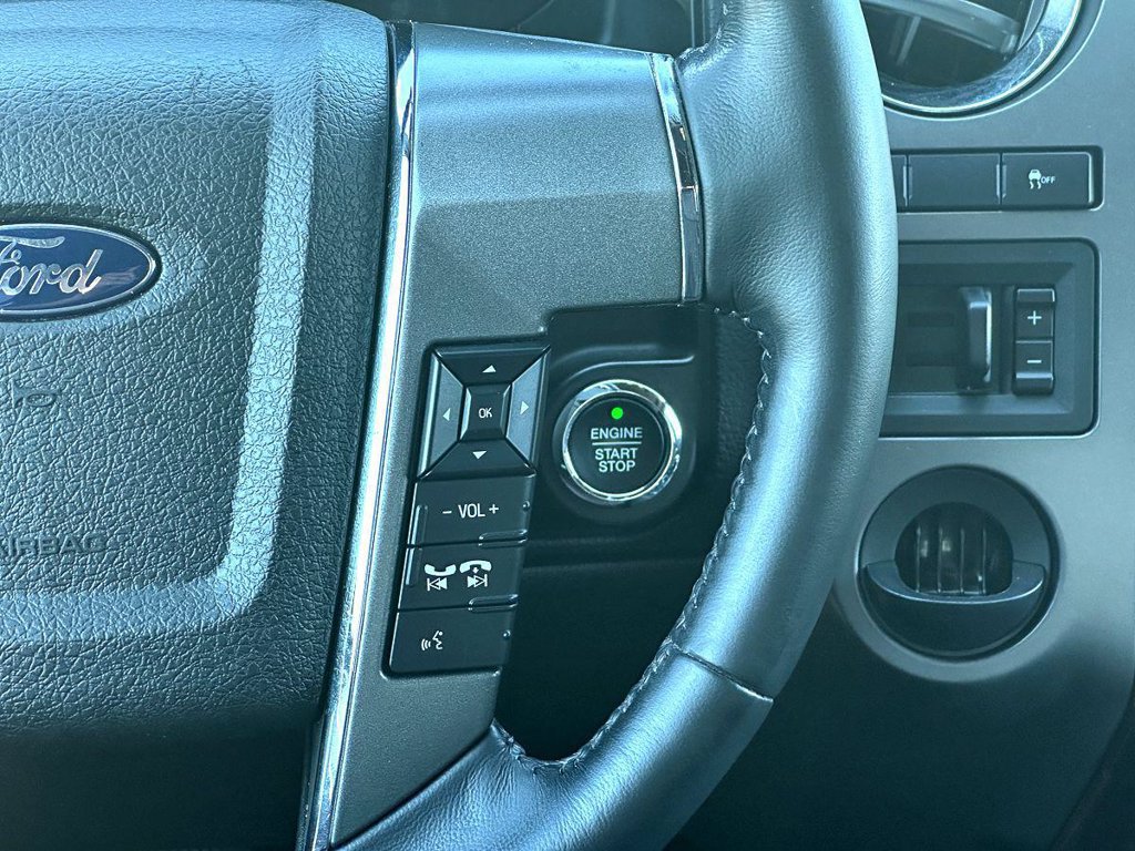 Used 2015 Ford Expedition Platinum RWD image 25