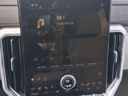 Used 2025 GMC Acadia Denali w/ Super Cruise Package FWD image 9
