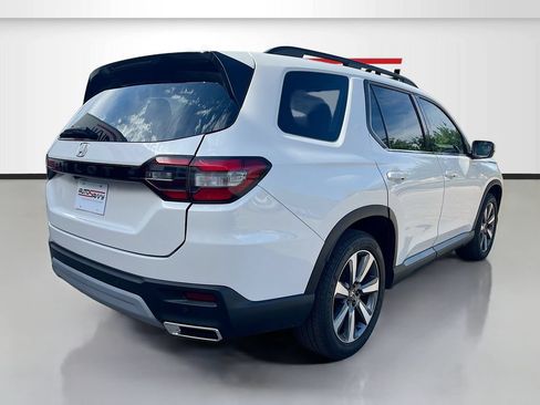 Used 2024 Honda Pilot Touring image 7