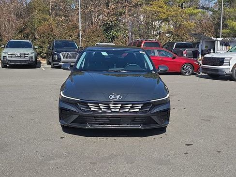 New 2026 Hyundai Elantra Limited FWD image 11