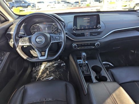 Certified 2022 Nissan Altima 2.5 SR image 16