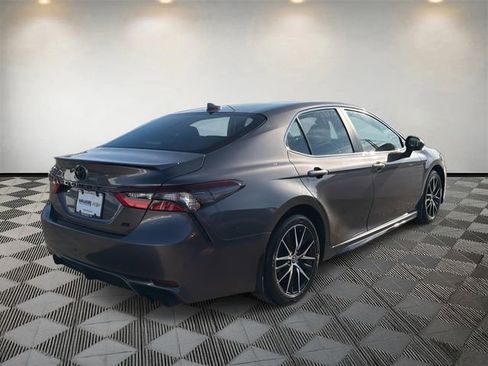 Used 2024 Toyota Camry SE w/ Convenience Package image 5