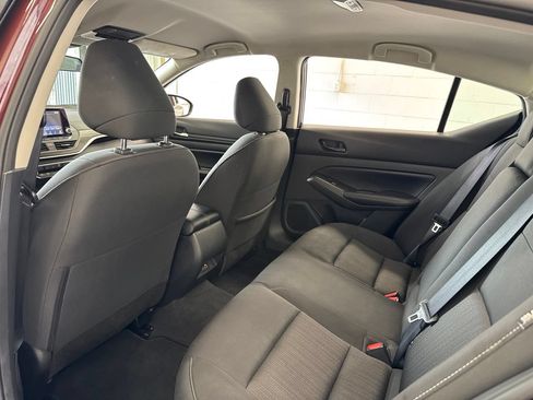 Used 2025 Nissan Altima 2.5 SV FWD image 36