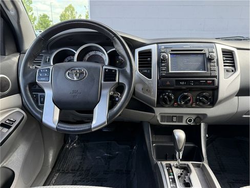 Used 2013 Toyota Tacoma PreRunner w/ SR5 Pkg RWD image 12