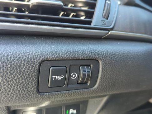 Used 2018 Honda Accord EX image 8