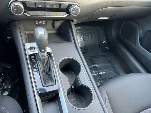 Used 2025 Nissan Altima 2.5 SV image 40