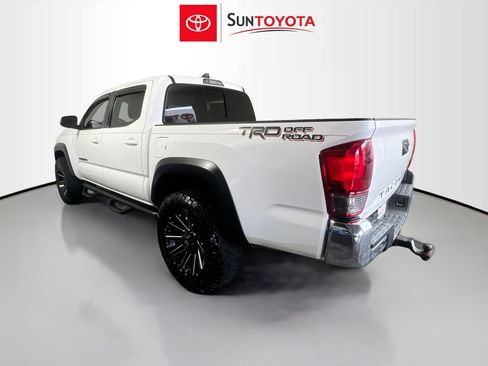 Used 2017 Toyota Tacoma TRD Off-Road w/ Tow Package RWD image 6