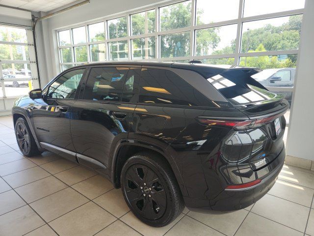 Used 2024 Jeep Wagoneer Launch Edition AWD/4WD image 6