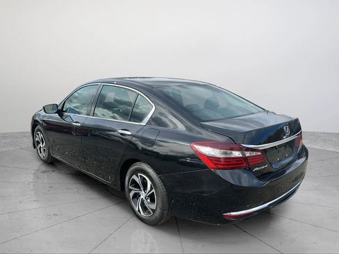 Used 2017 Honda Accord LX image 10