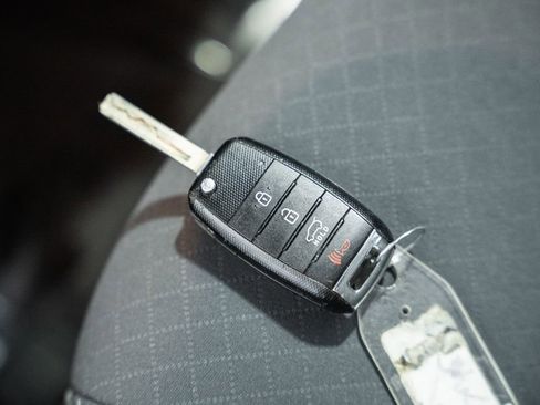 Used 2016 Kia Sorento LX w/ LX Convenience Package image 46