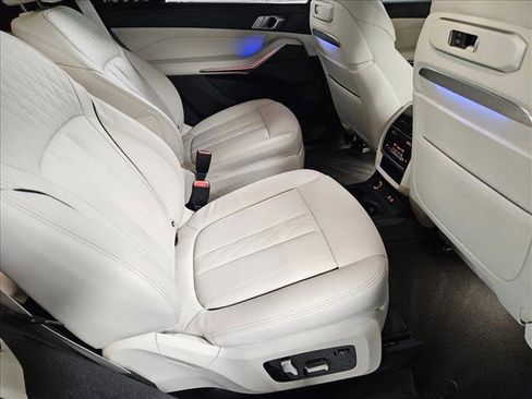 Certified 2025 BMW X7 M60i AWD/4WD image 20