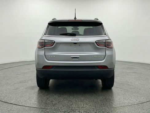 Used 2025 Jeep Compass Limited AWD/4WD image 7