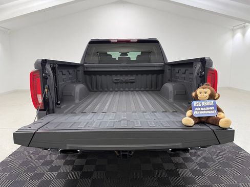 Used 2023 GMC Sierra 1500 SLT w/ SLT Premium Package AWD/4WD image 8