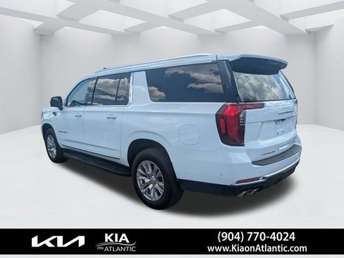 Used 2025 GMC Yukon XL Denali AWD/4WD image 5