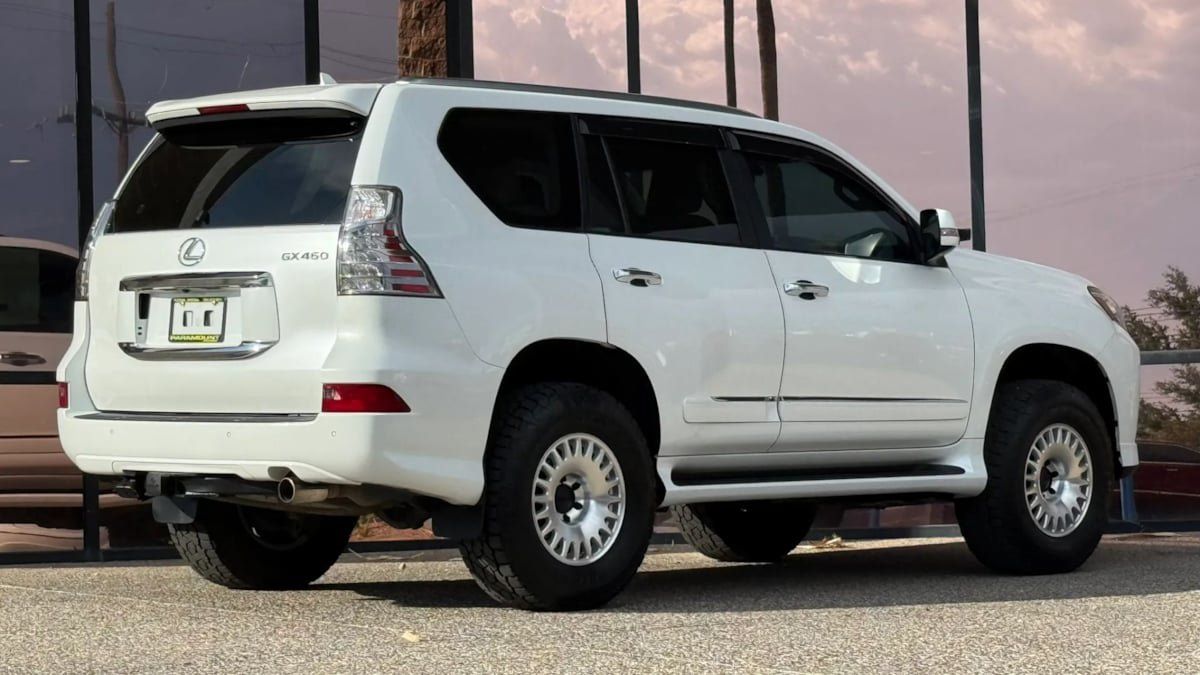 Used 2014 Lexus GX 460 w/ Premium Package AWD/4WD image 12