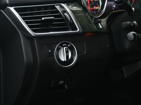 Used 2019 Mercedes-Benz GLE 400 4MATIC image 11