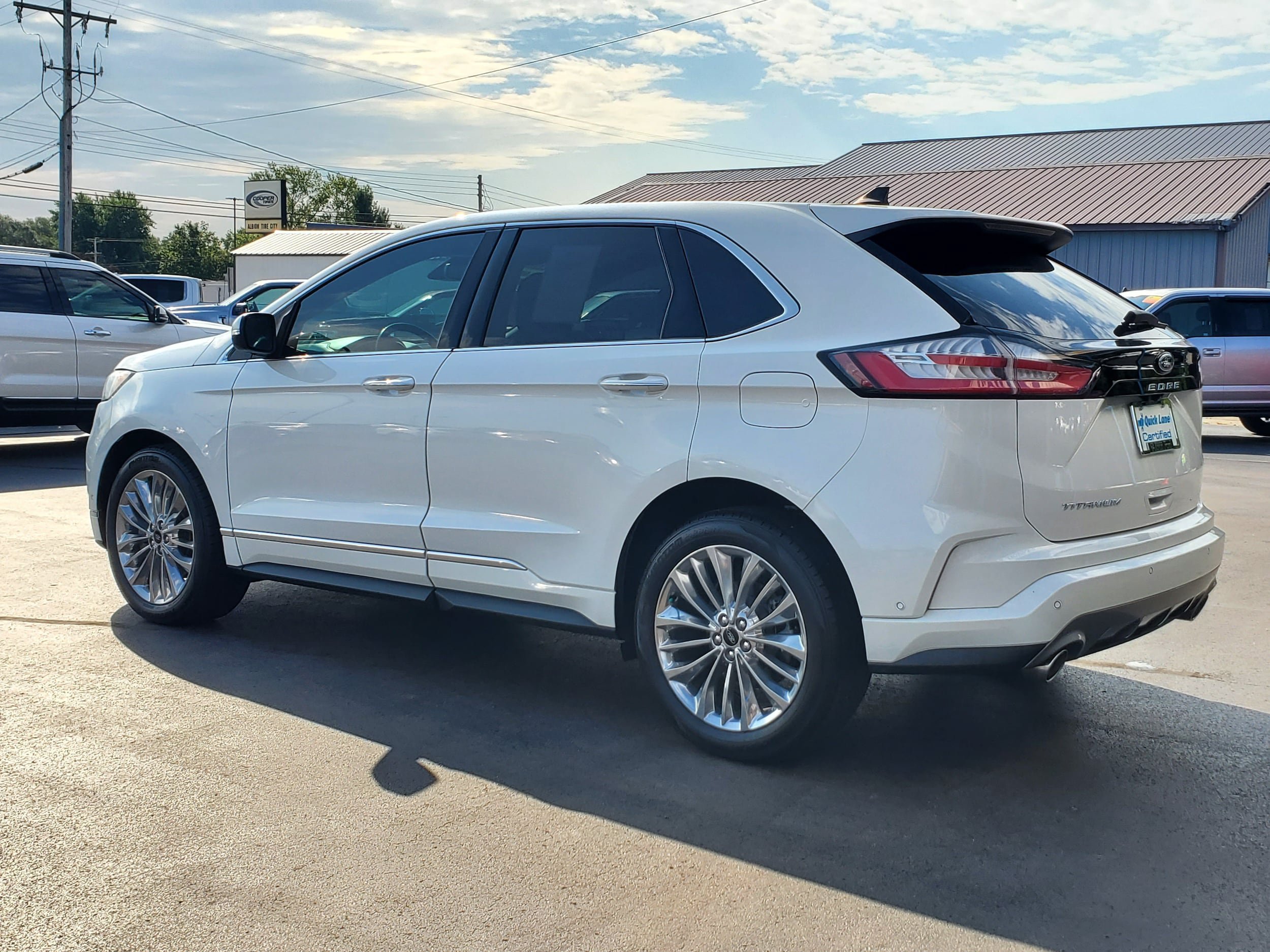 Used 2021 Ford Edge Titanium w/ Equipment Group 301A FWD image 3