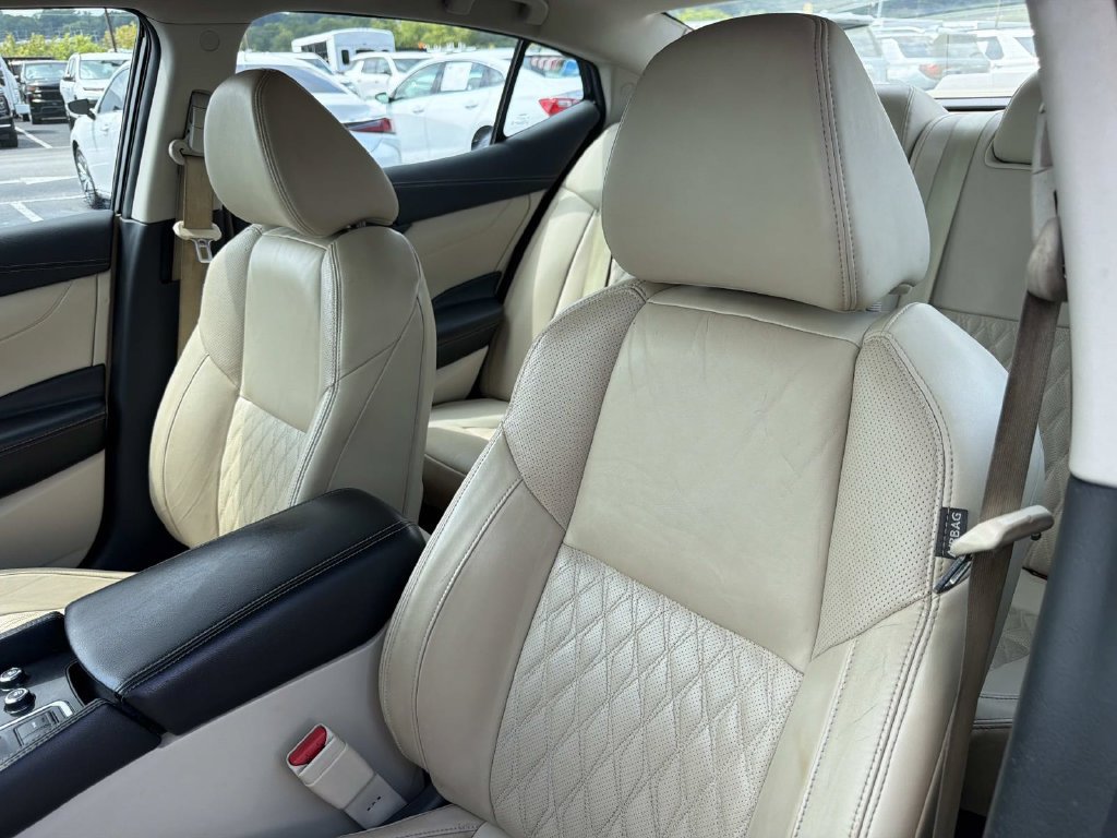 Used 2023 Nissan Maxima Platinum w/ Sport Mat Group FWD image 21