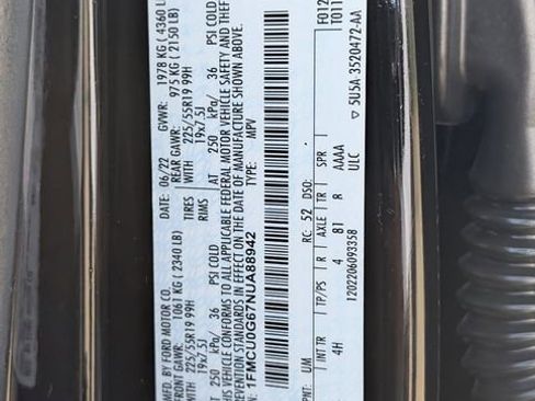 Used 2022 Ford Escape SE w/ SE Sport Appearance Package image 28