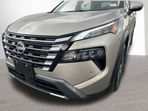 Certified 2024 Nissan Rogue SL w/ SL Premium Package image 38