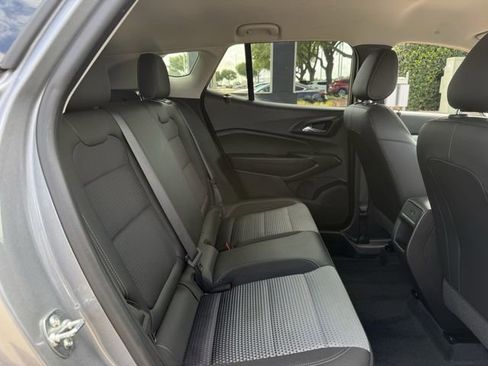 Used 2025 Chevrolet Trax LT image 32
