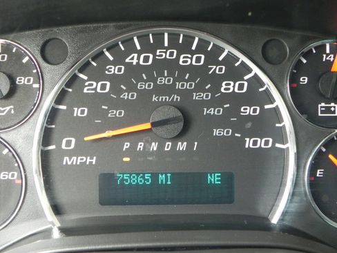 Used 2016 Chevrolet Express 3500 image 16