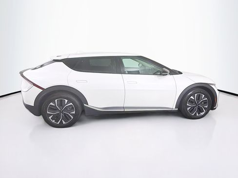 Used 2024 Kia EV6 Light RWD image 10