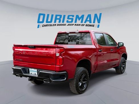 Used 2024 Chevrolet Silverado 1500 LT Trail Boss w/ Convenience Package II AWD/4WD image 2