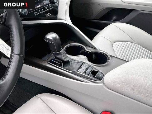 Used 2024 Toyota Camry SE image 17