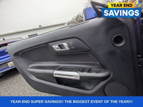 Used 2016 Ford Mustang Convertible image 18