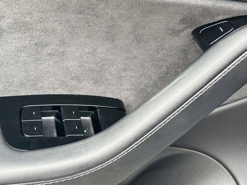 Used 2018 Tesla Model 3 Mid Range image 10