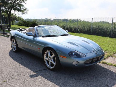 Used 2003 Jaguar XK8 Convertible RWD image 2