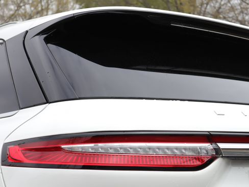 Used 2020 Lincoln Corsair FWD w/ Premium Package image 32