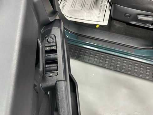 Used 2025 Toyota 4Runner TRD Off-Road image 9